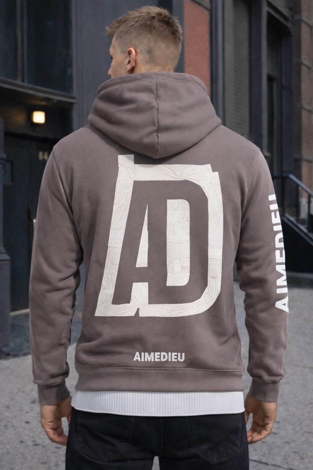 Aimedieu repre style